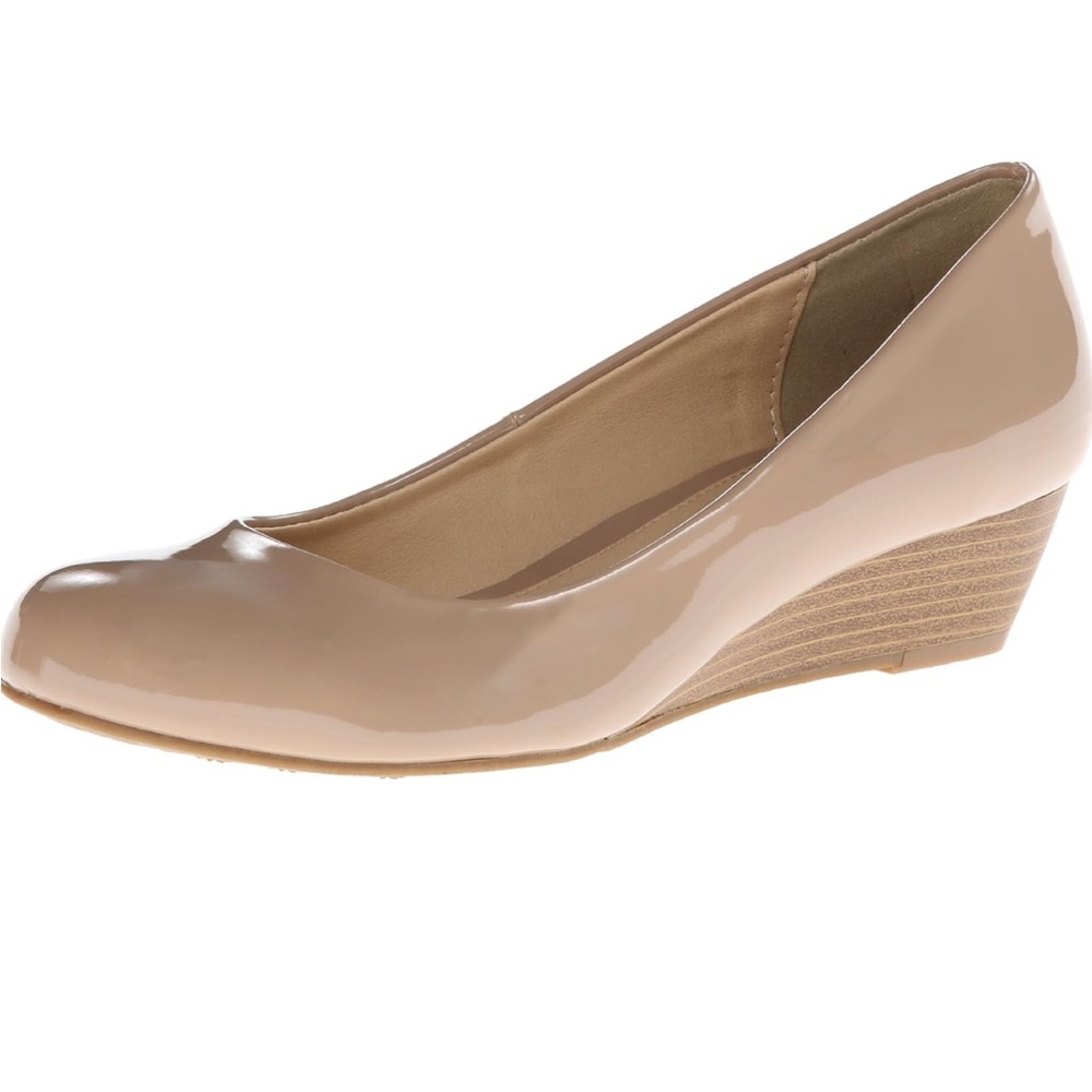 Chinese Laundry Marcie Women's Nude Patent Wedges - Picture 2 of 11